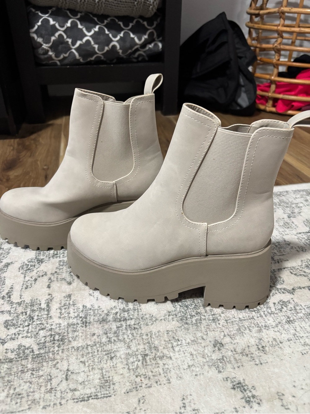 Platform Chelsea Heeled Boots in Light Beige